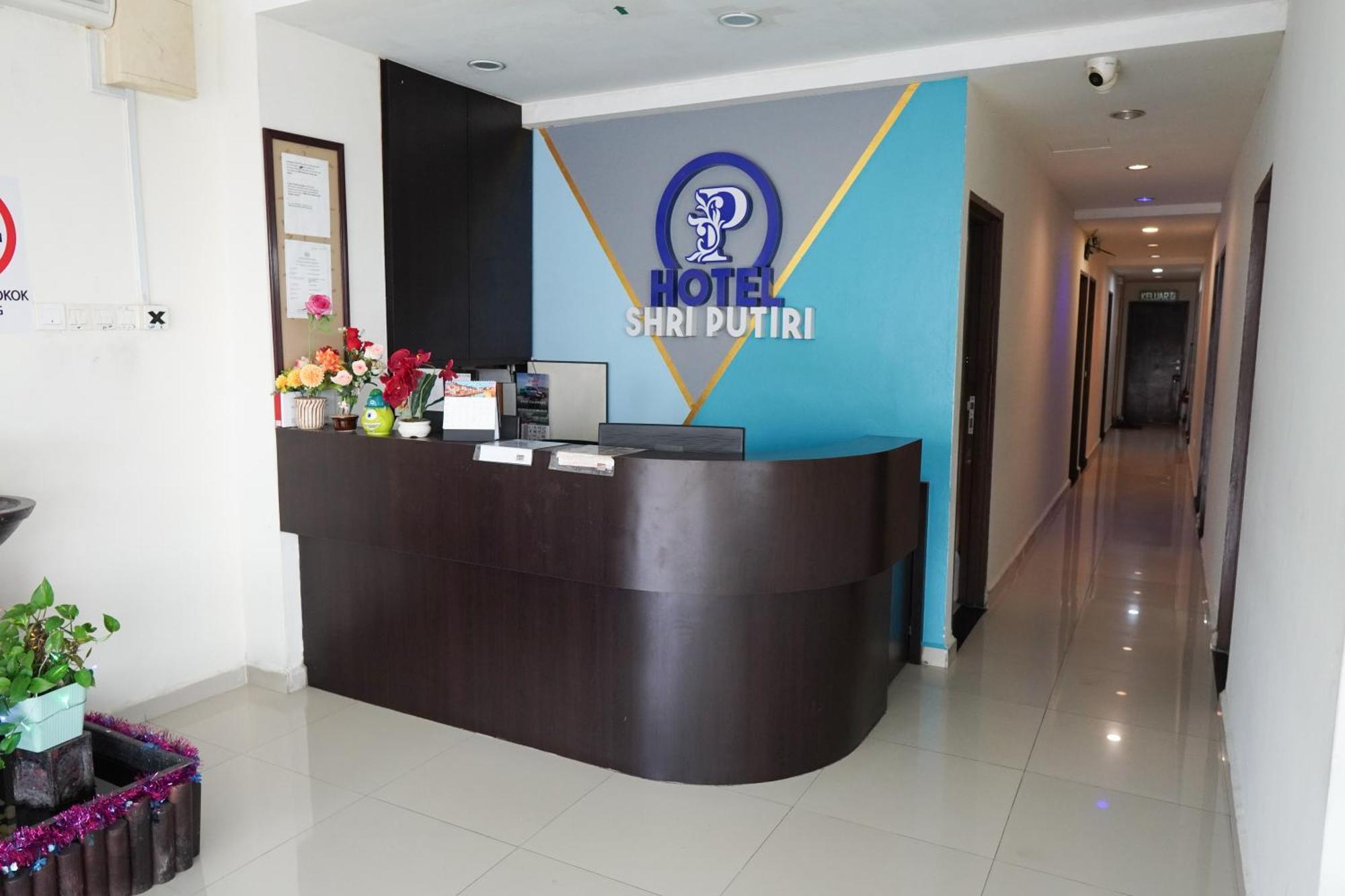 Hotel Shri Putiri パシル・グダン エクステリア 写真